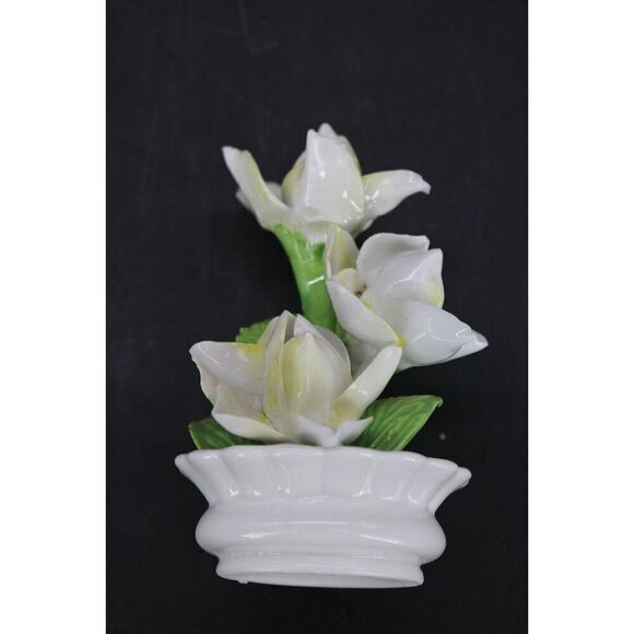 Vintage Radnor Bone China White Floral Bouquet Figurine READ - Picture 6 of 10